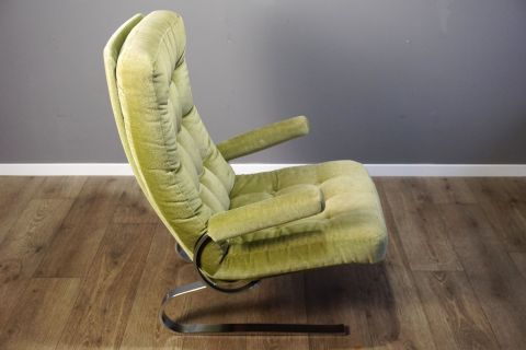 2 Freischwinger Lounge Chairs Flachstahl