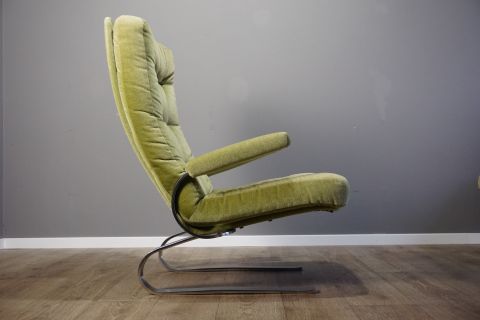 2 Freischwinger Lounge Chairs Flachstahl
