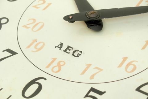AEG Wanduhr