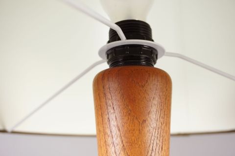 Danish Dyrlund Teak Tablelampe