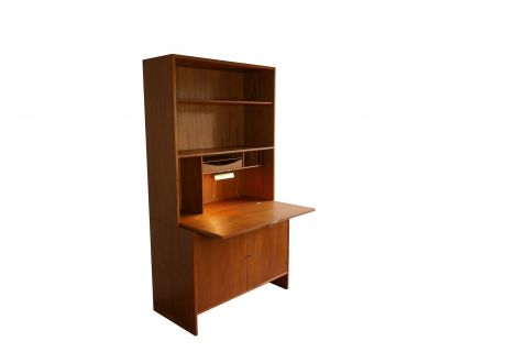 2 x Hans J Wegner RY Møbler Cabinet