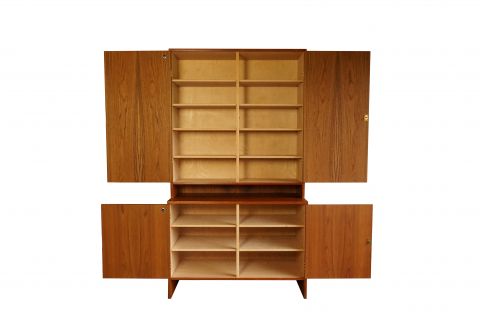 2 x Hans J Wegner RY Møbler Cabinet