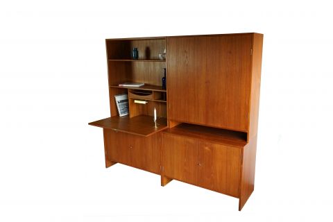 2 x Hans J Wegner RY Møbler Cabinet