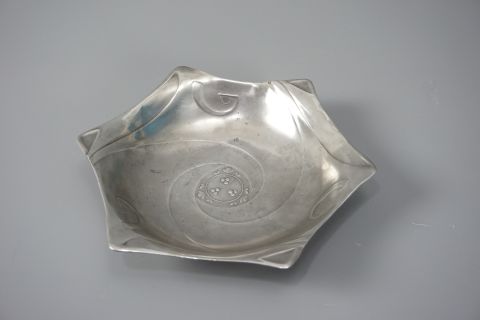 Art Nouveau Fruit Bowl