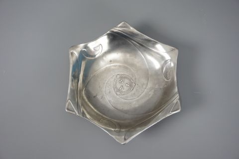 Art Nouveau Fruit Bowl