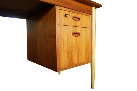 Mid Century Teak Schreibtisch