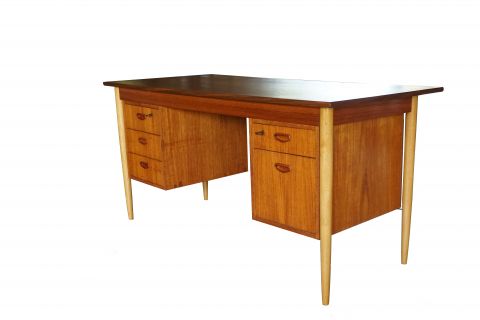 Mid Century Teak Schreibtisch