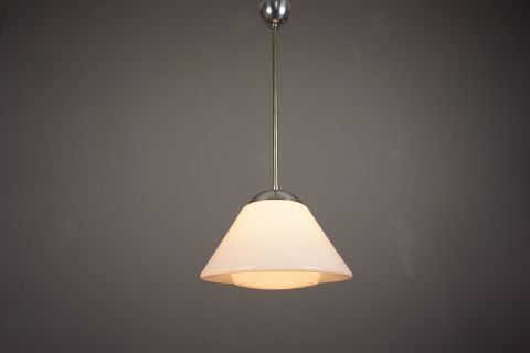 Mithras Bauhaus Lampe Opalglas