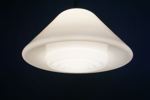 Mithras Bauhaus Lampe Opalglas