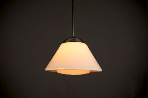 Mithras Bauhaus Lampe Opalglas