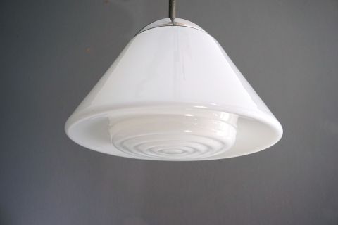Mithras Bauhaus Lampe Opalglas