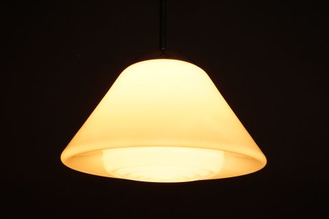 Mithras Bauhaus Lampe Opalglas
