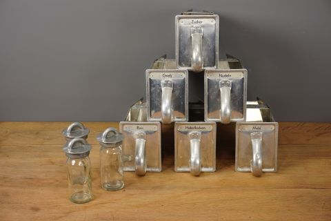 Chutes for Frankfurter Küche