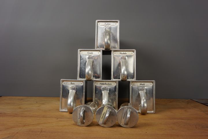Chutes for Frankfurter Küche