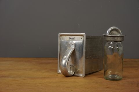 Chutes for Frankfurter Küche