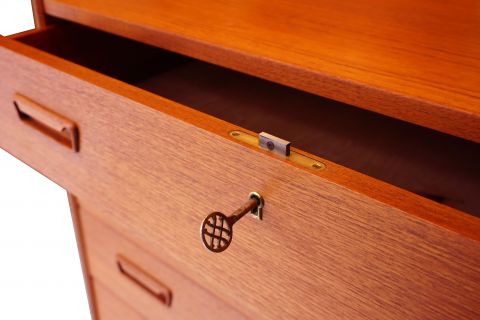 Teak Chest of Drawers - Tibergaard