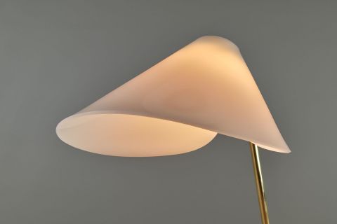 Mid Century brass acrylic tablelamp