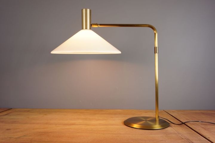 Tischlampe SLZ Swisslamps International
