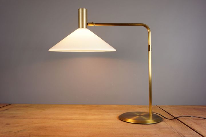 Tischlampe SLZ Swisslamps International