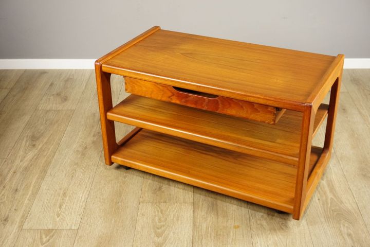 Vintage danish Teak Sidetable / Hifi Rack