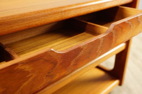 Vintage danish Teak Sidetable / Hifi Rack